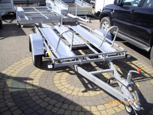  Przyczepa na 2 motory w ocynku  SUSKI