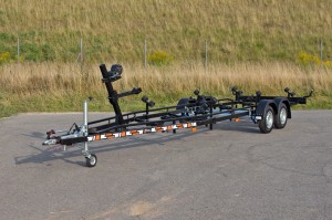 PRZYCZEPA PODŁODZIOWA HAMOWANA THOMAS L 3000DMC (DŁUGOŚĆ  7,8M - 12M )