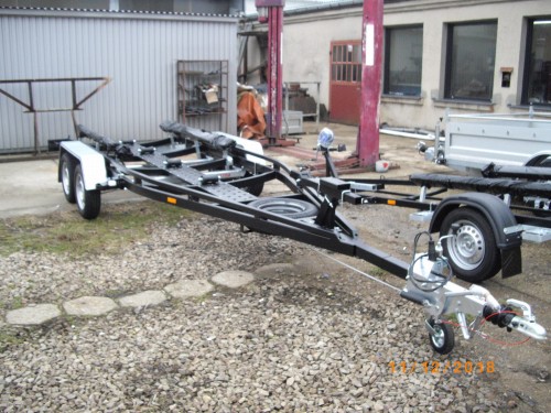 Przyczepa podłodziowa SUSKI dwuosiowa DMC max 3500
www.rob-tar.pl